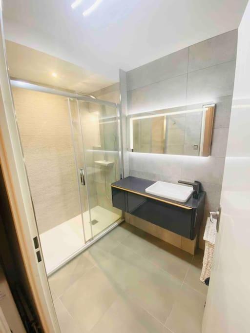 Luxueux T3 Piscine Et Vue Somptueuse Apartment Sete Luaran gambar